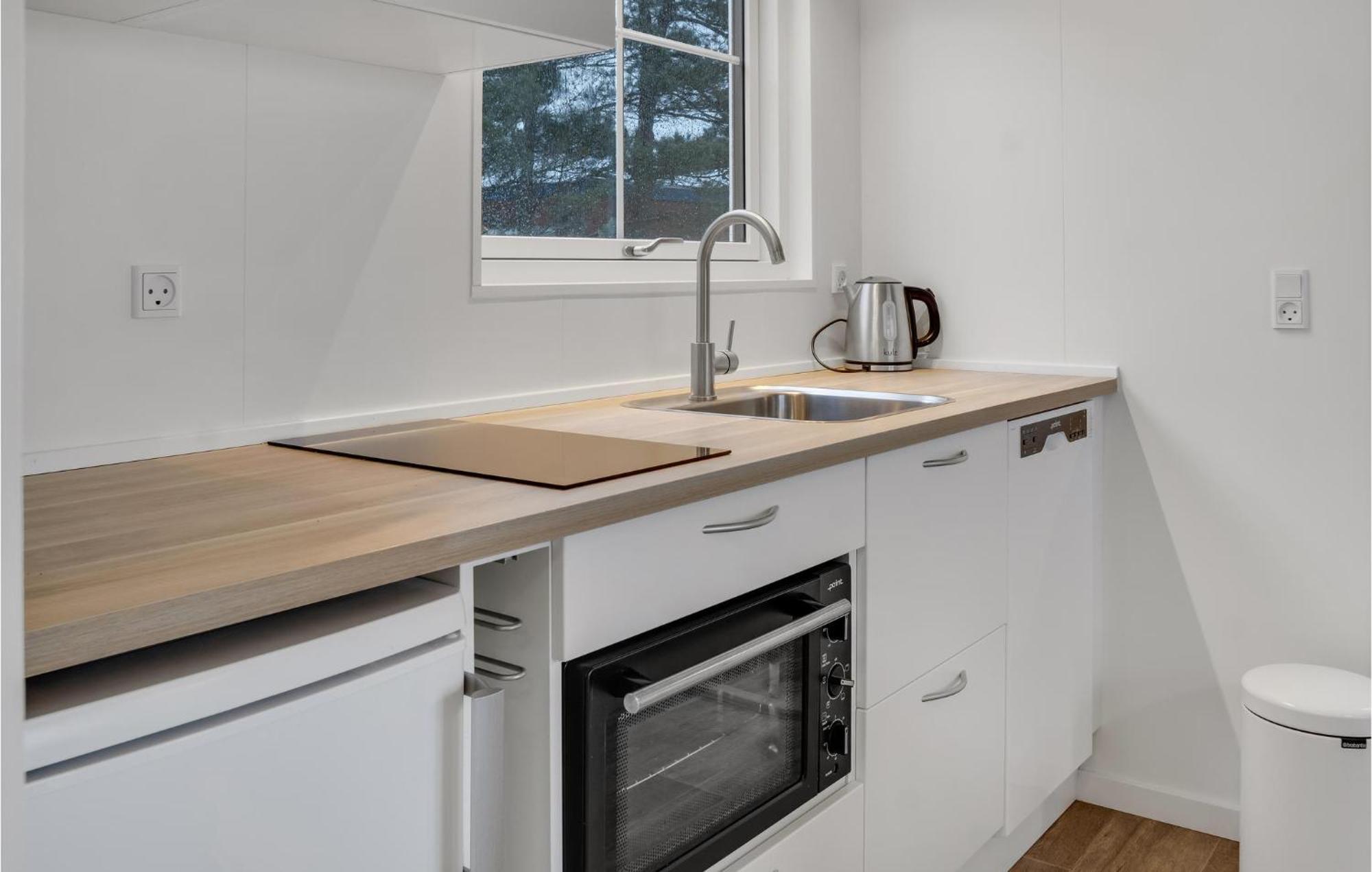 2 Bedroom Nice Apartment In Vaeggerlose Bøtø By Exteriör bild
