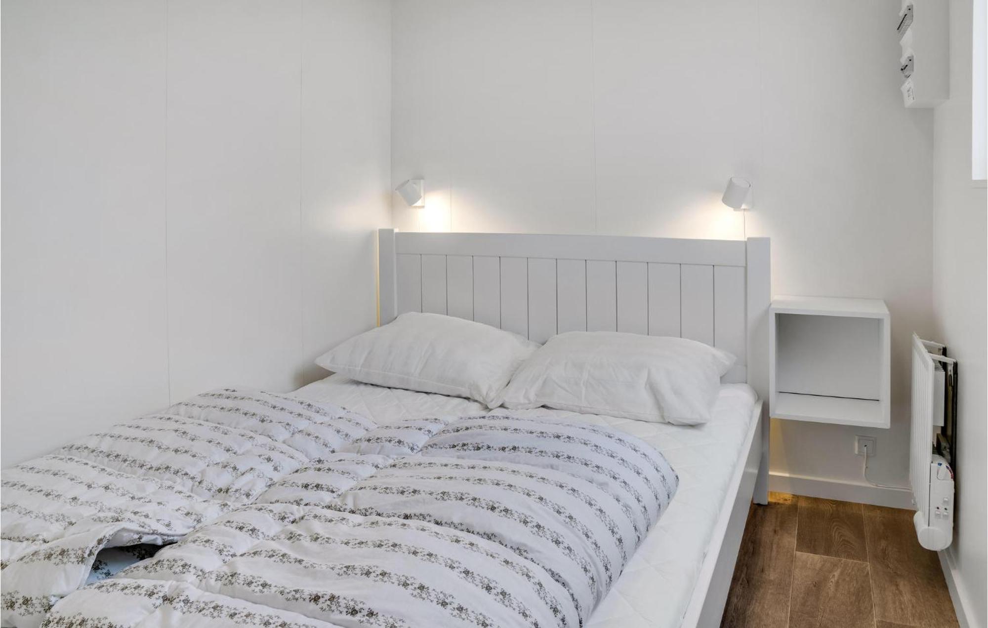 2 Bedroom Nice Apartment In Vaeggerlose Bøtø By Exteriör bild